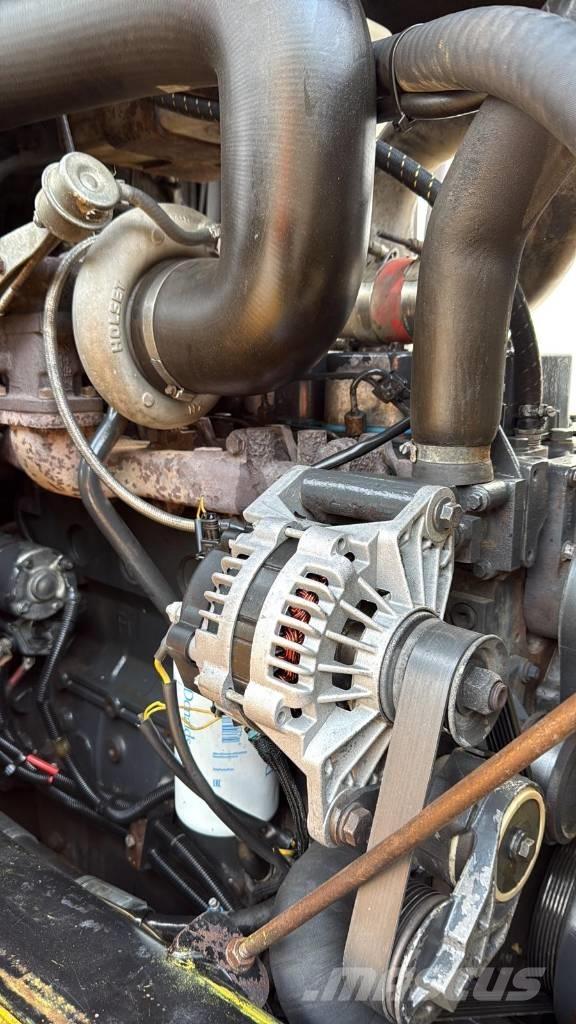 JCB 718 ساحبات مفصلية