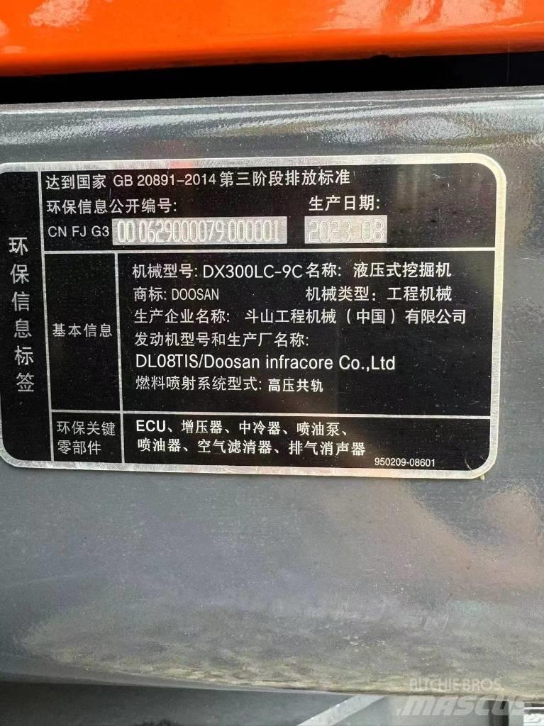 Doosan DX 300 LC حفارات زحافة