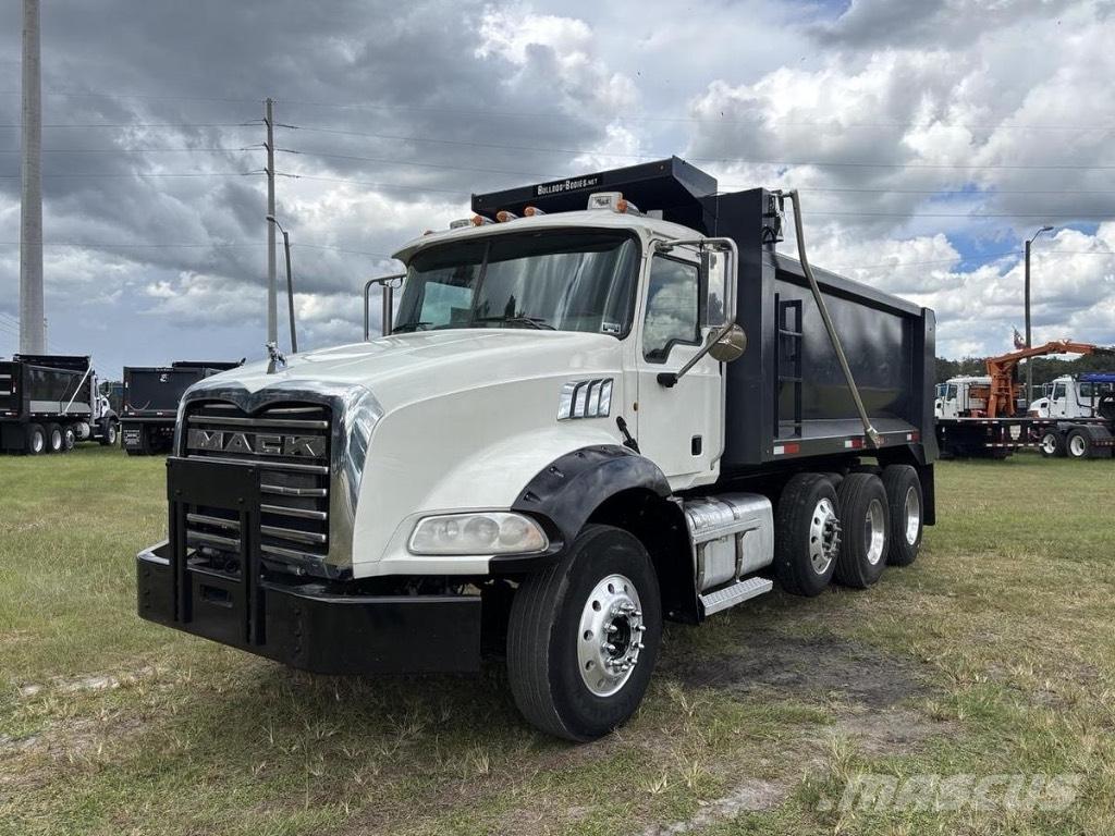 Mack GRANITE GU813 شاحنات قلابة