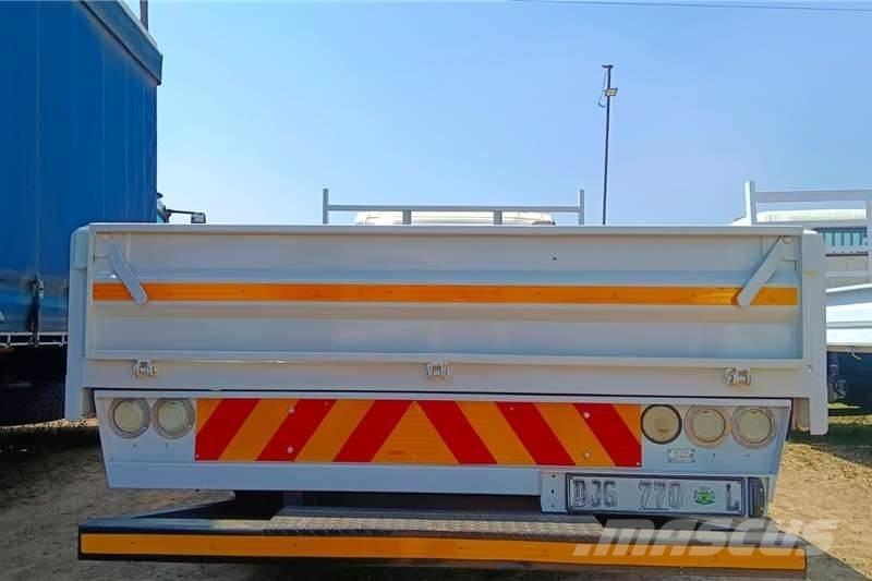 Isuzu NPR400 شاحنات أخرى