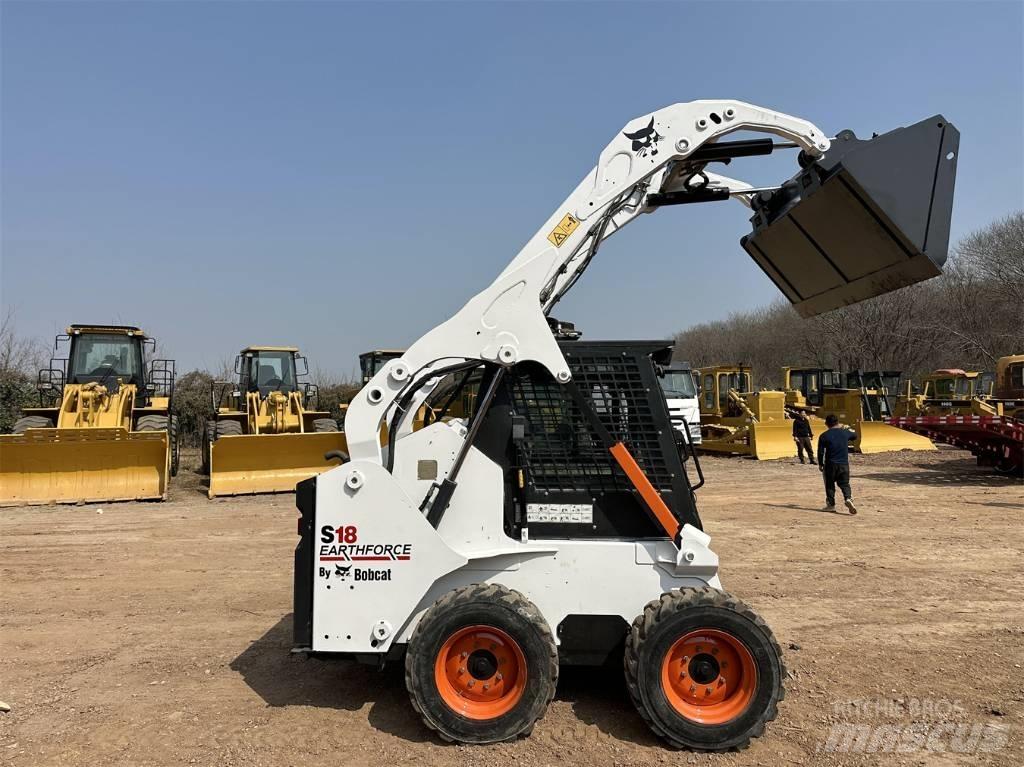 Bobcat S 18 لوادر انزلاقية التوجيه