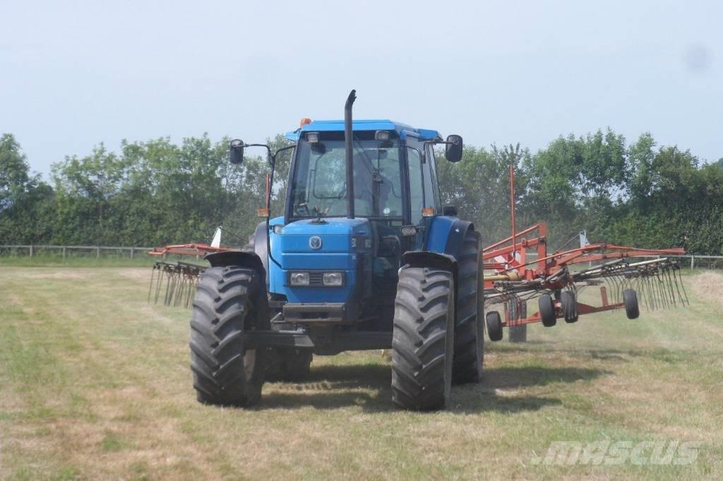 New Holland 8340 الجرارات