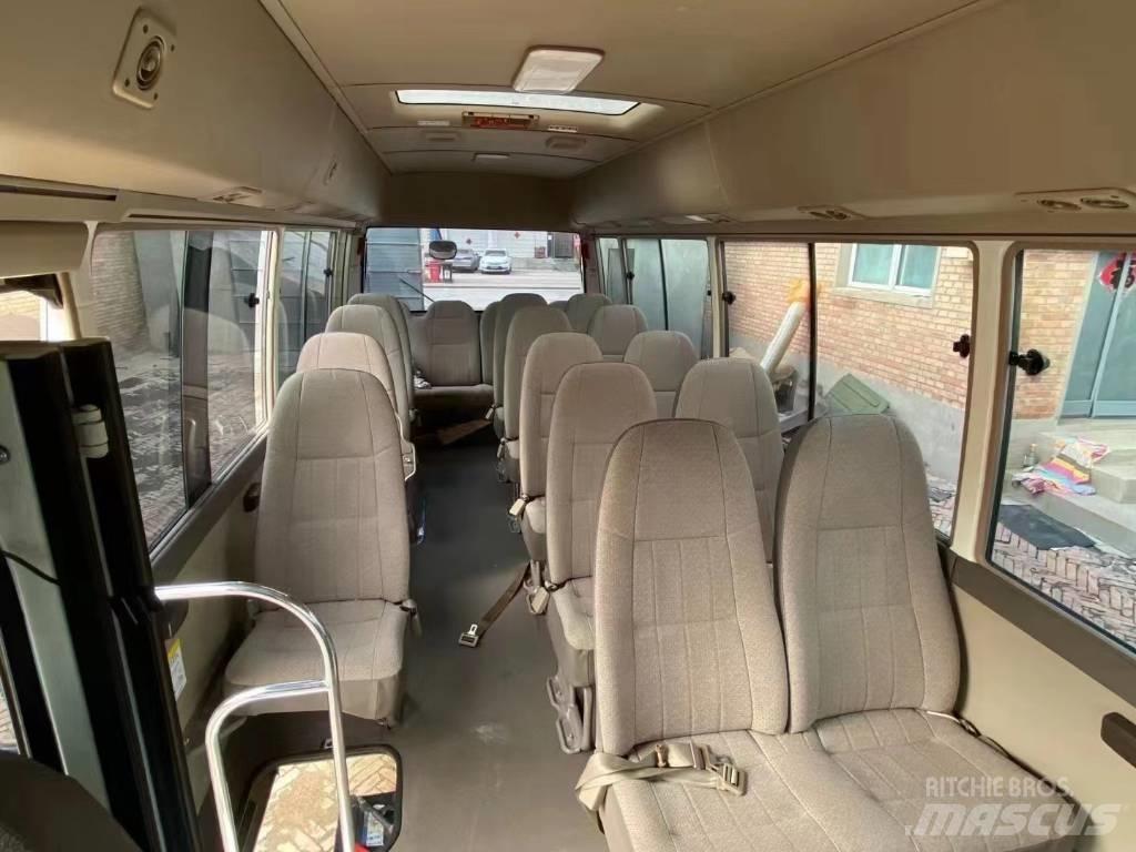 Toyota Coaster Bus حافلة صغيرة