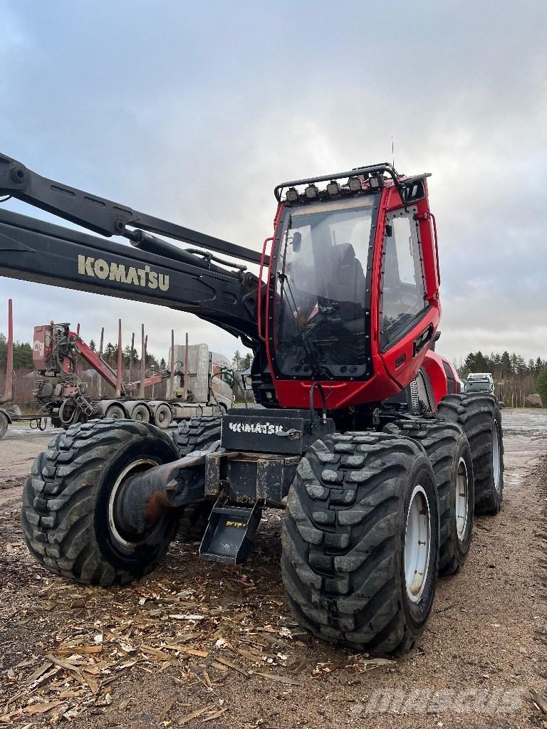 Komatsu 911 حصادات