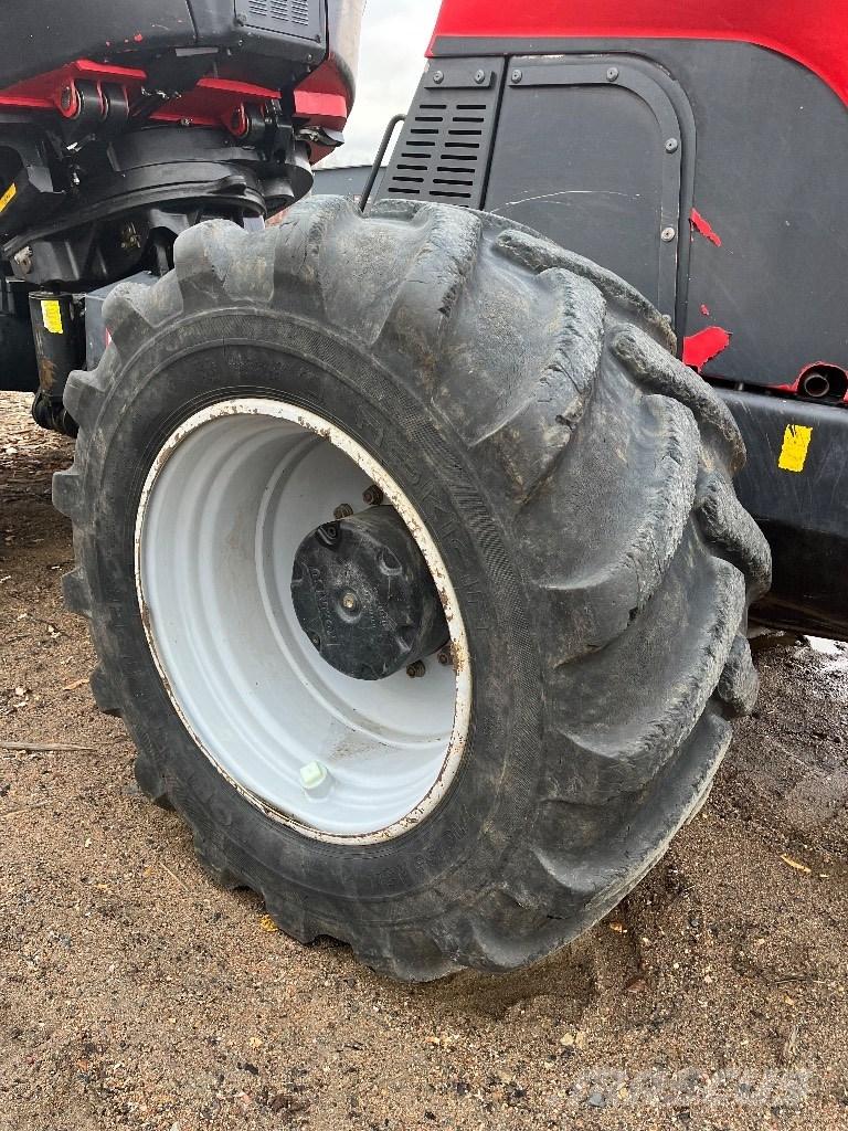 Komatsu 911 حصادات