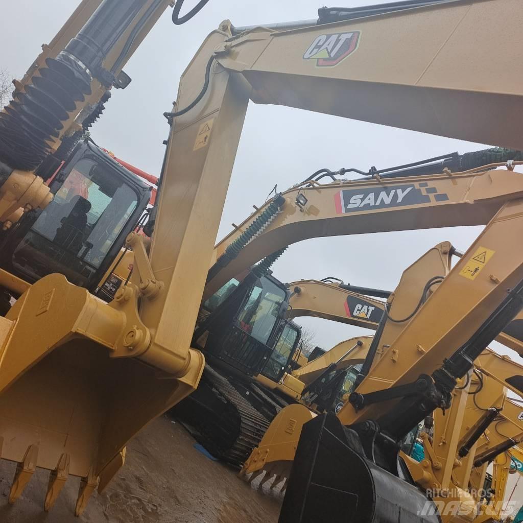CAT 320 D حفارات زحافة