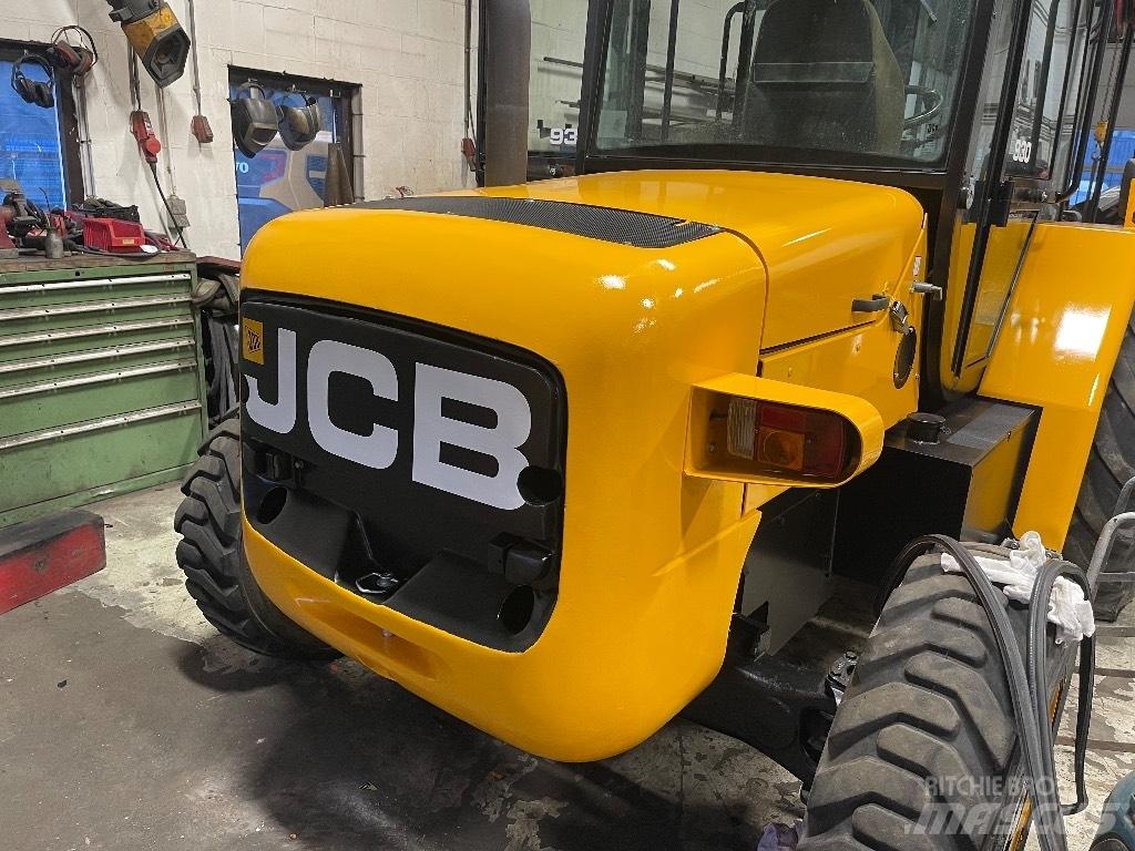 JCB 930 شاحنات الطرق الوعرة