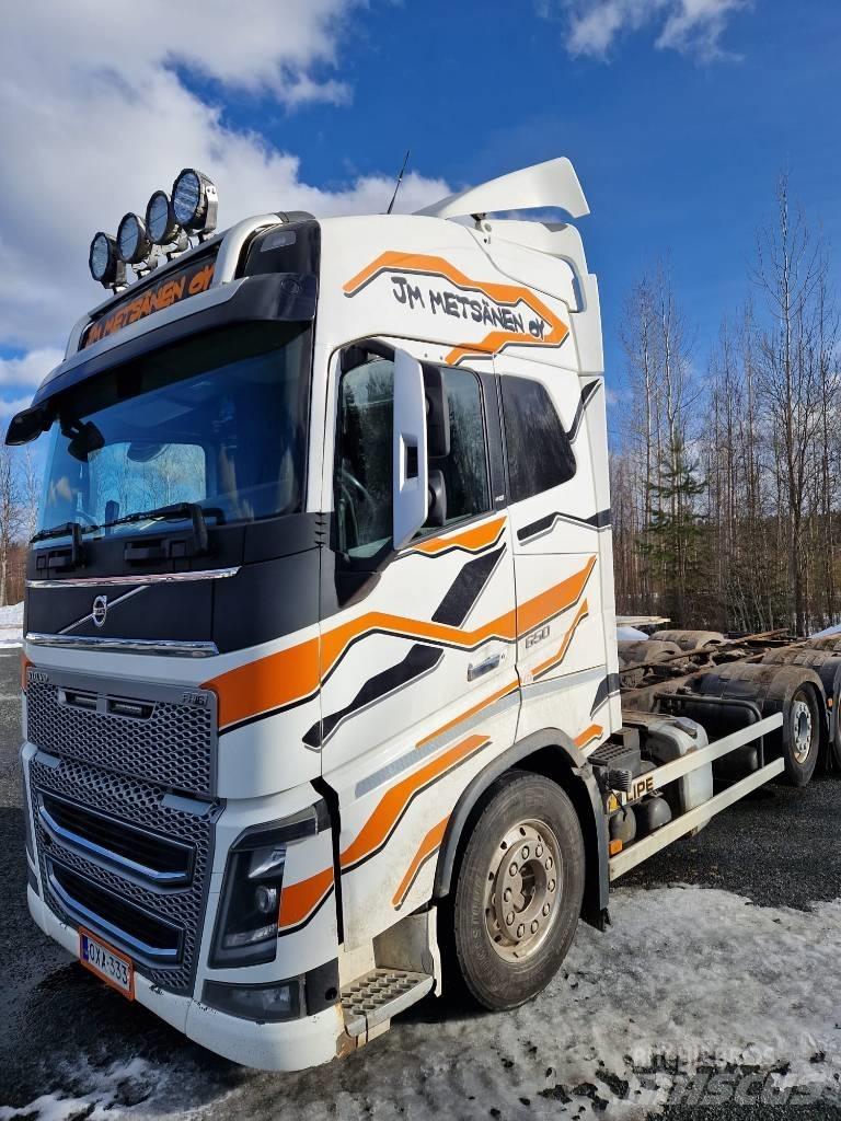 Volvo FH 16 شاحنات بمقصورة وهيكل