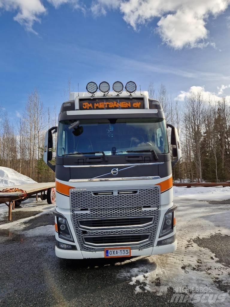 Volvo FH 16 شاحنات بمقصورة وهيكل