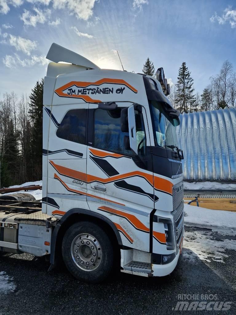 Volvo FH 16 شاحنات بمقصورة وهيكل