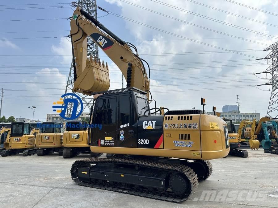 CAT 320 D حفارات زحافة