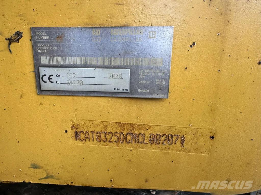 CAT 325 DL حفارات زحافة