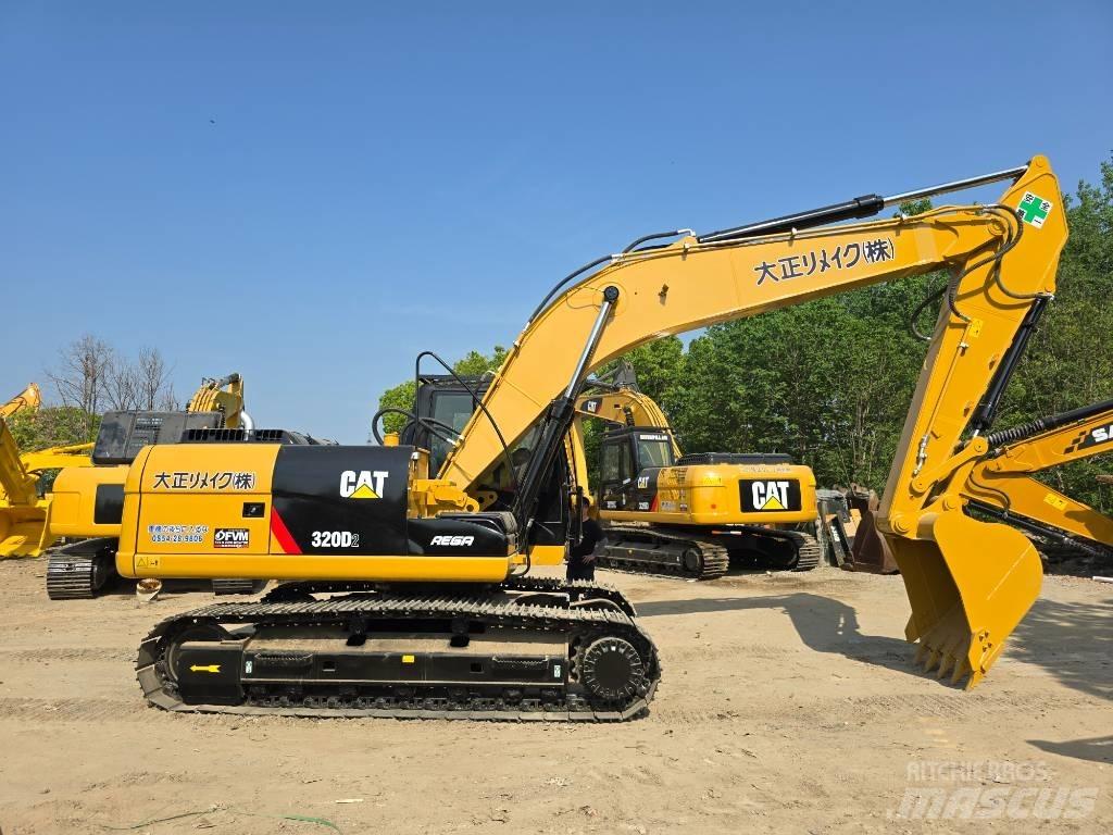 CAT 320D2 حفارات زحافة
