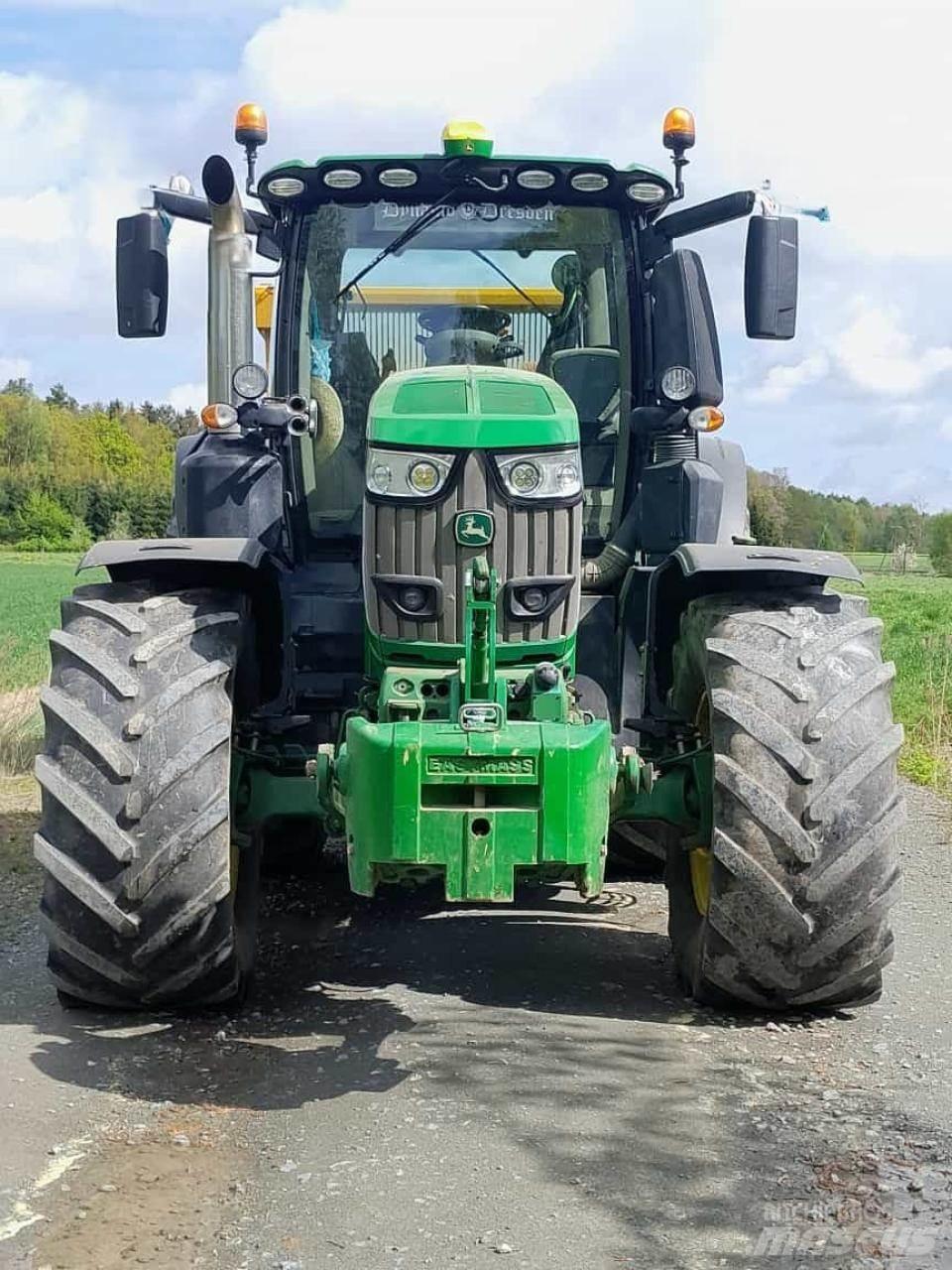 John Deere 6175 R الجرارات