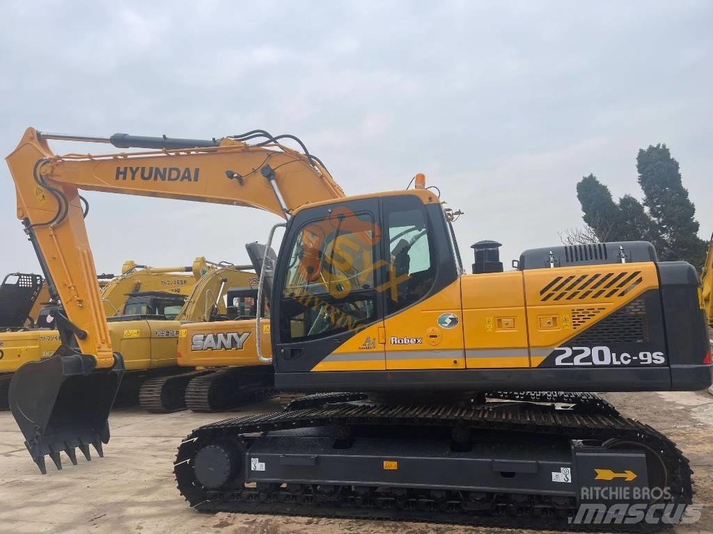 Hyundai Robex 220 حفارات زحافة