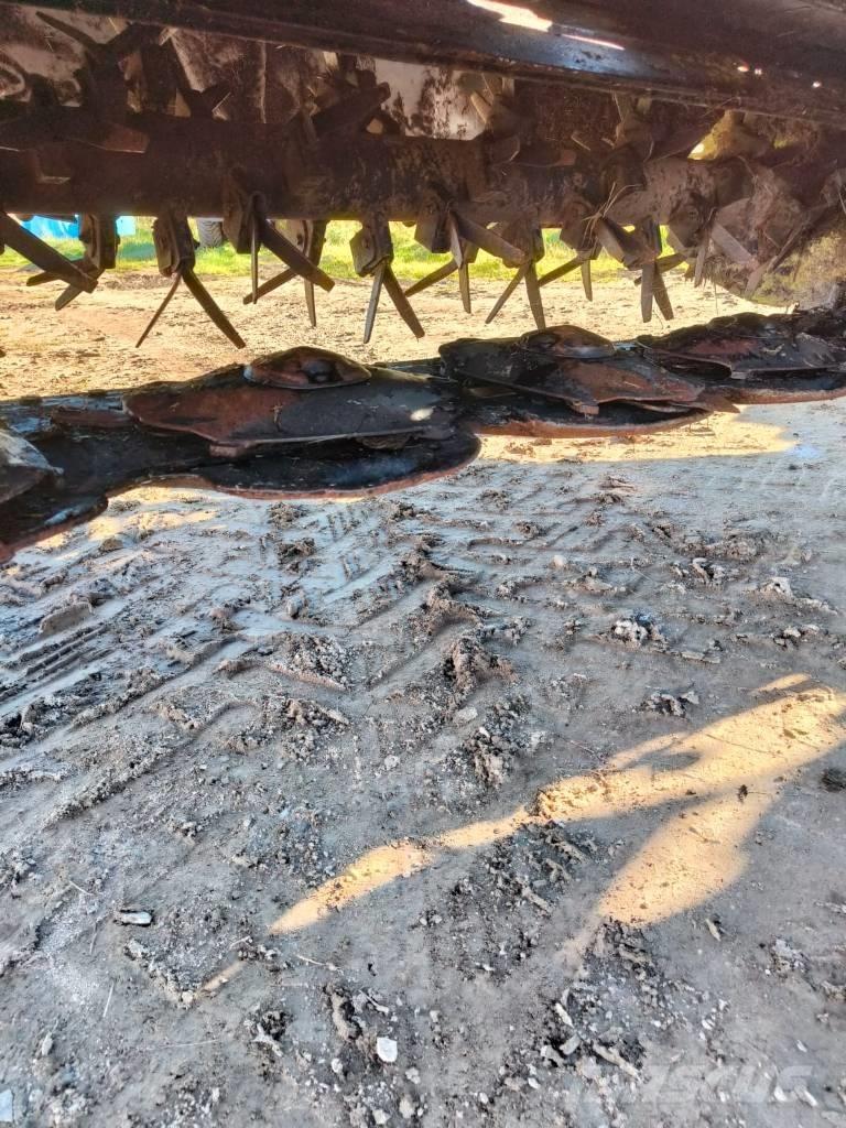 CLAAS DISCO 8200 T جزازات مكيفات