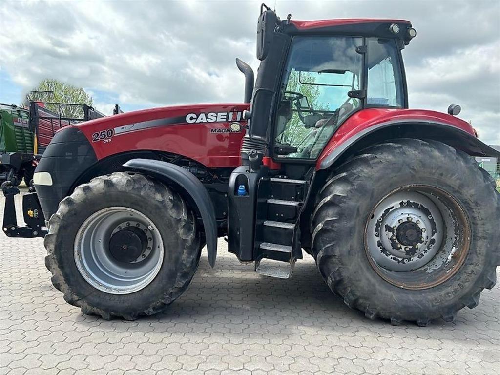 Case IH IH CVX 310 الجرارات