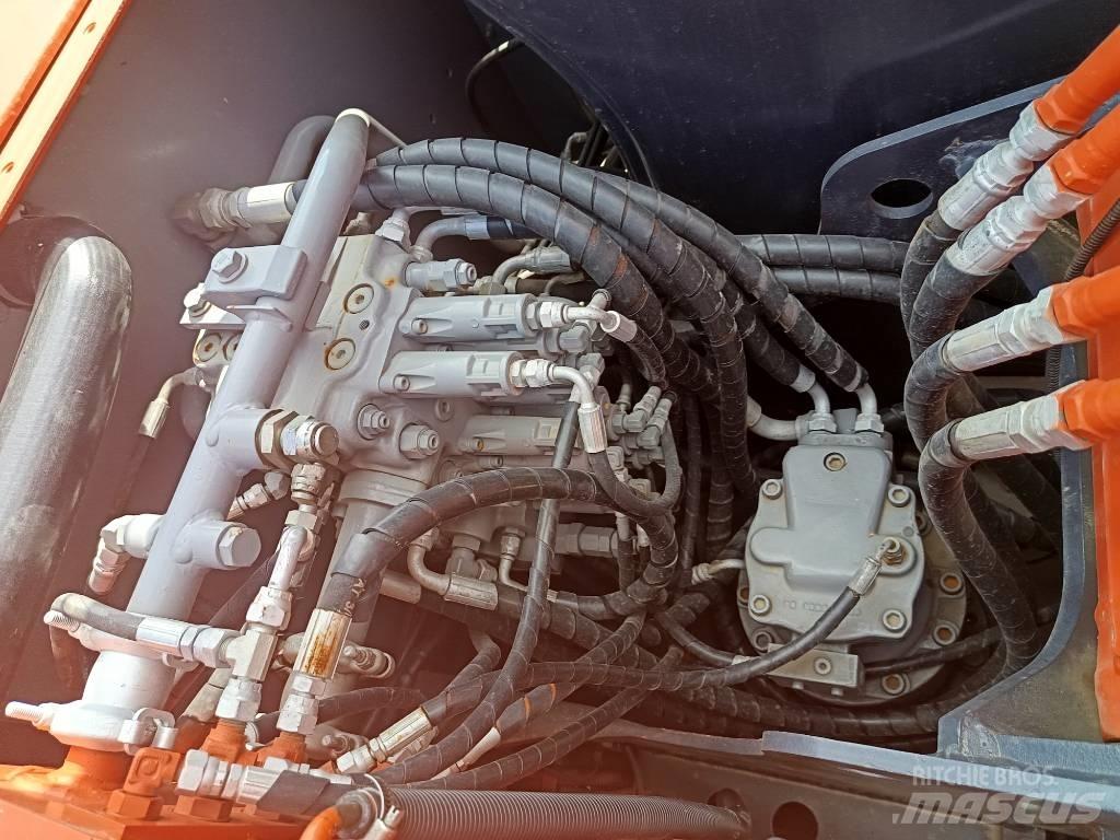 Hitachi ZX 70 حفارات زحافة