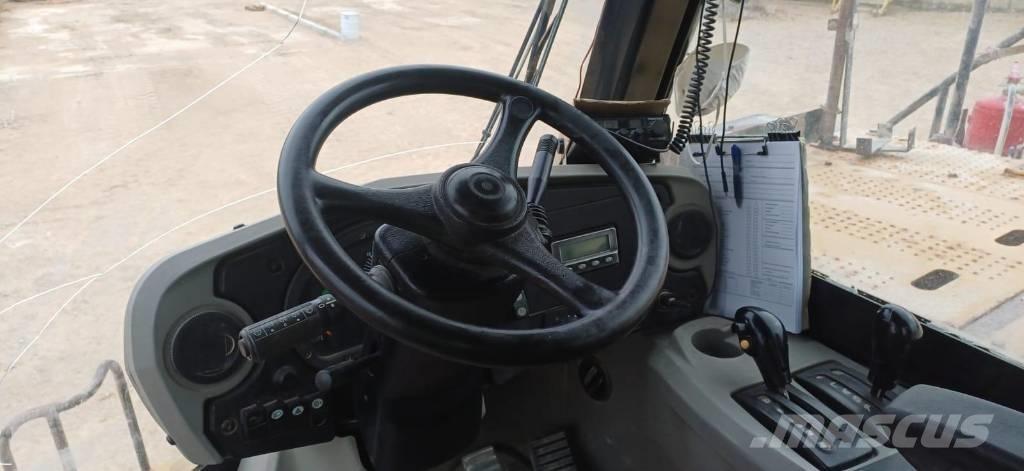 CAT 773 F شاحنات المخلفات الصلبة