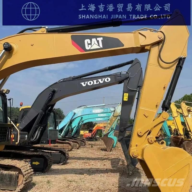 CAT 326 D حفارات زحافة