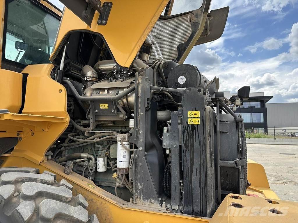 Volvo L90H لوادر بعجل