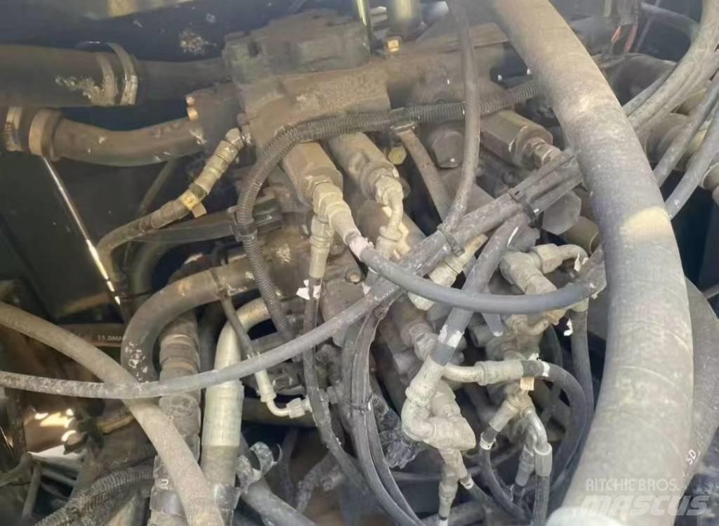 Sumitomo SH 240 LC حفارات زحافة