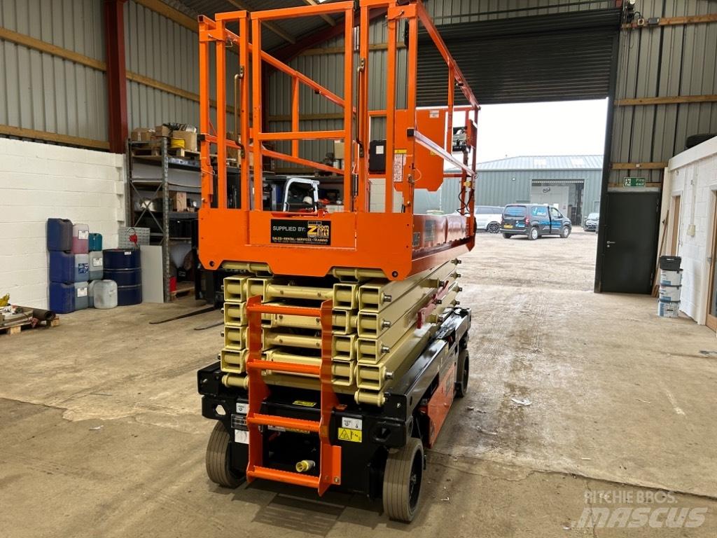 JLG 4045R رافعات مقصية الشكل