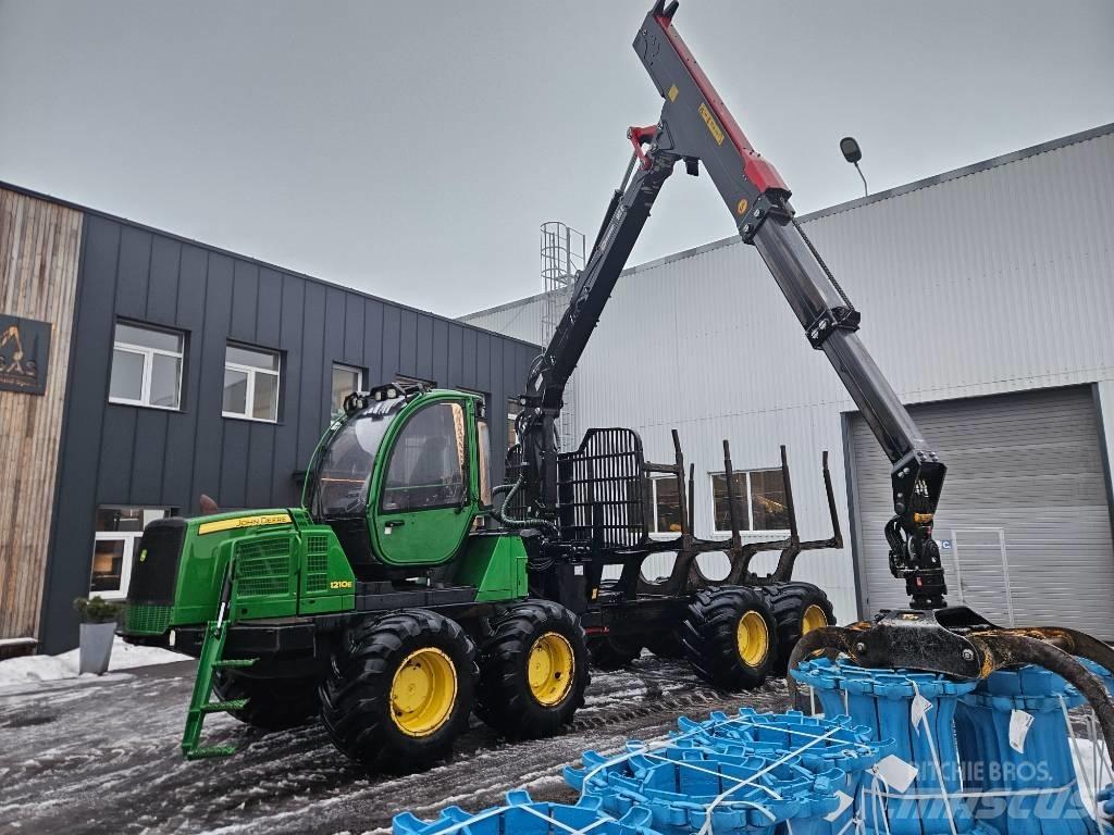 John Deere 1210 E شاحنات