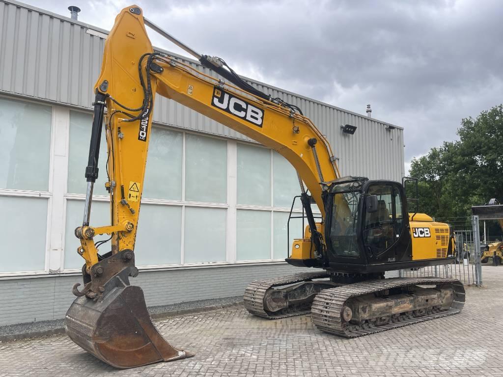 JCB JS 210 LC    2017 حفارات زحافة