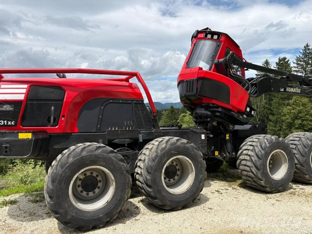 Komatsu 931xc حصادات