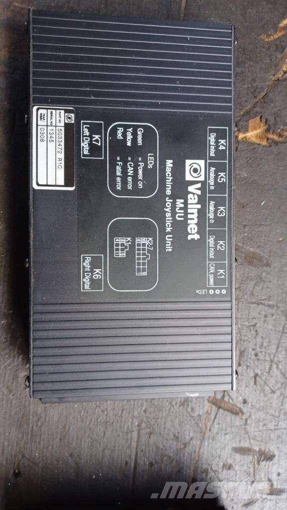 Valmet 911.1 حصادات