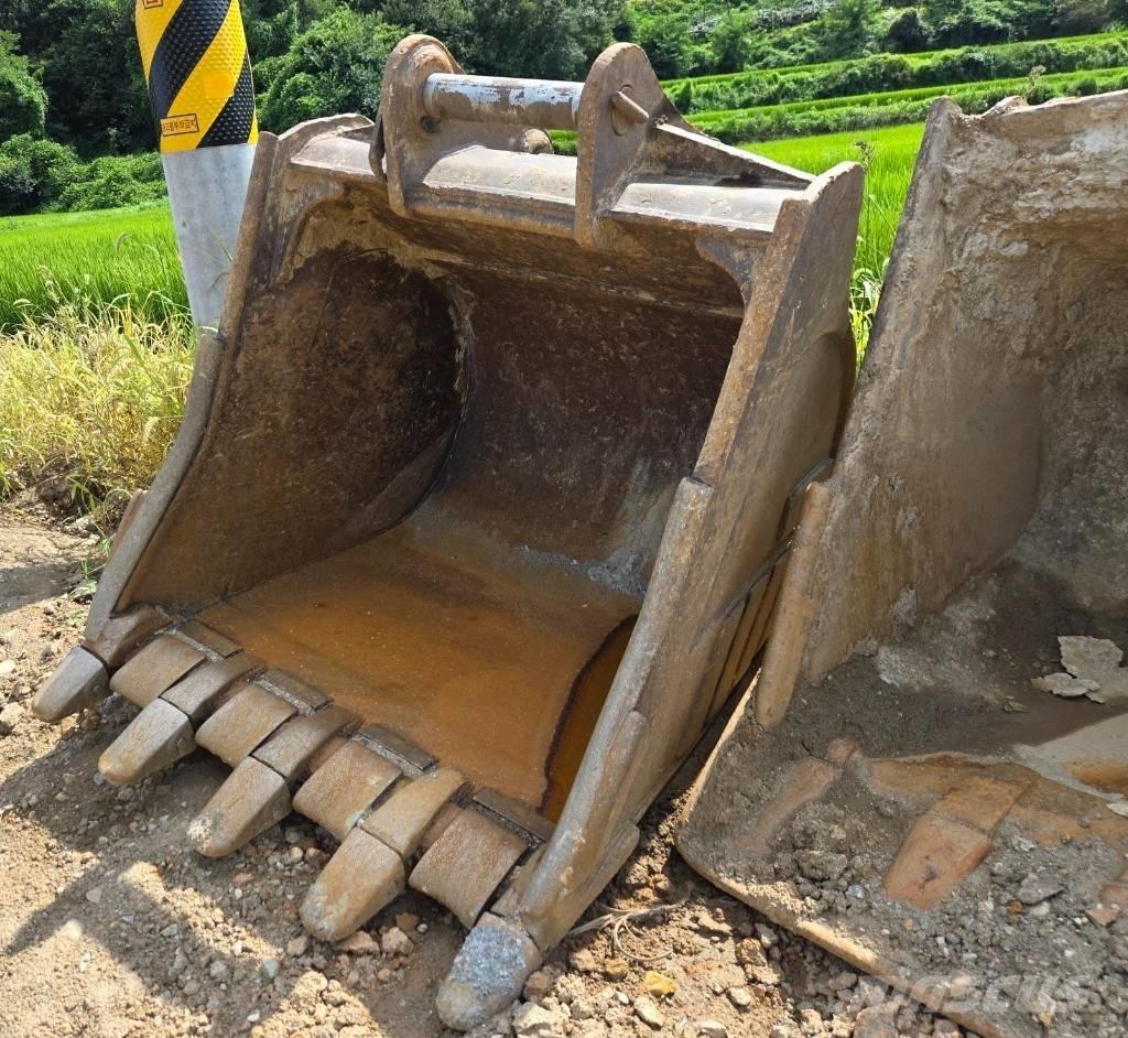 CAT 330 حفارات زحافة
