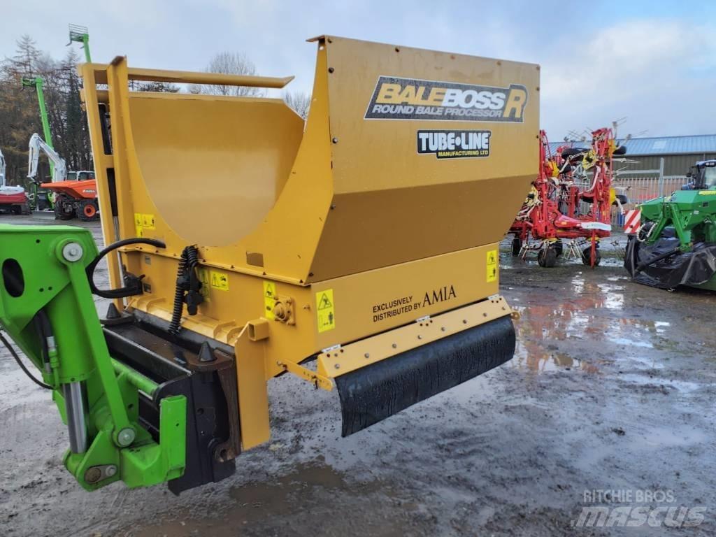  Bale Boss R 4500 آلات تمزيق الحزم وتقطيعها ونشرها