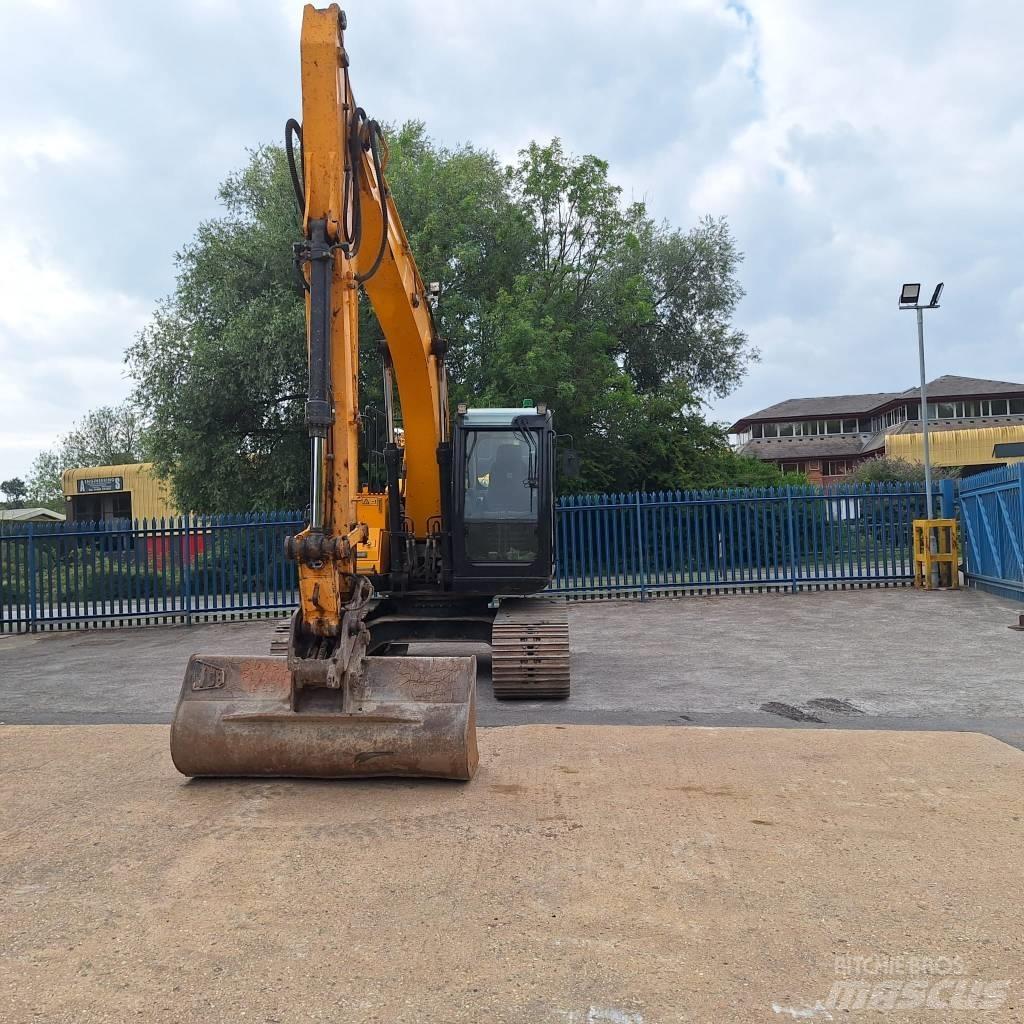 JCB JS 131 LC حفارات زحافة
