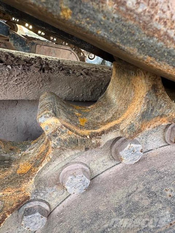 Hitachi ZX650LCH حفارات زحافة