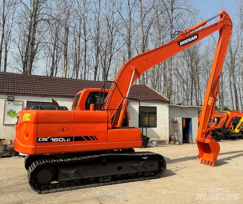 Doosan DX 160 LC حفارات زحافة