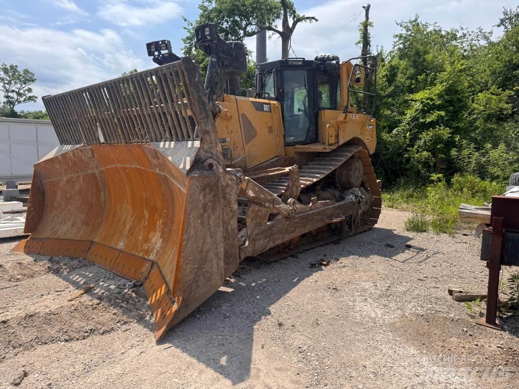 CAT D 8 T بلدوزرات مجنزرة