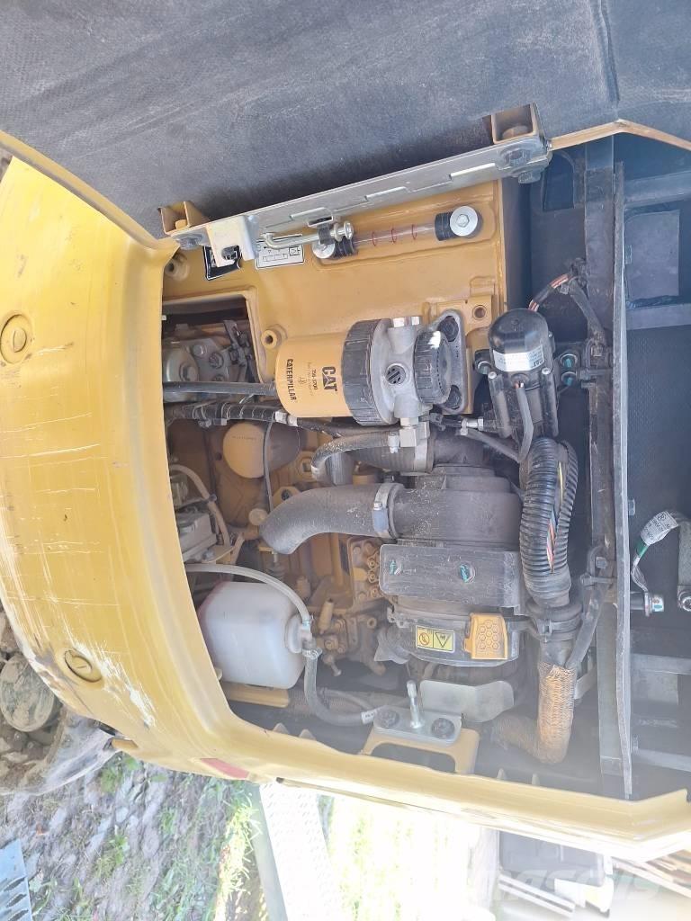 CAT 301.8 Rototilt حفارات صغيرة أقل من 7 طن (حفارات صغيرة)