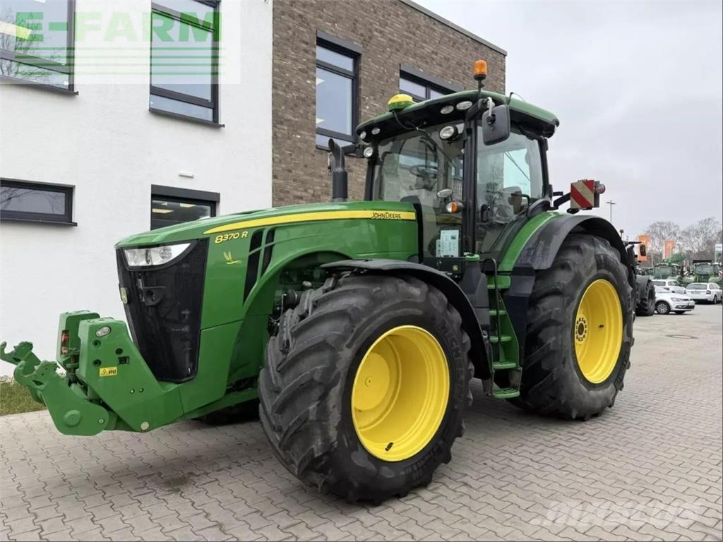 John Deere 8370 r الجرارات