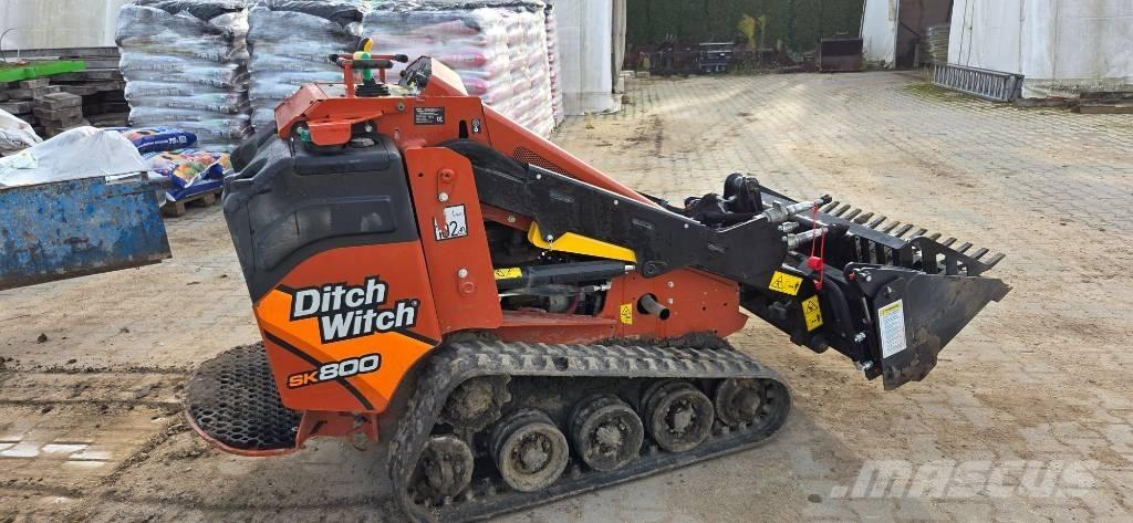 Ditch Witch SK 800 لوادر صغيرة