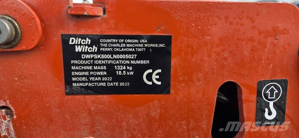 Ditch Witch SK 800 لوادر صغيرة