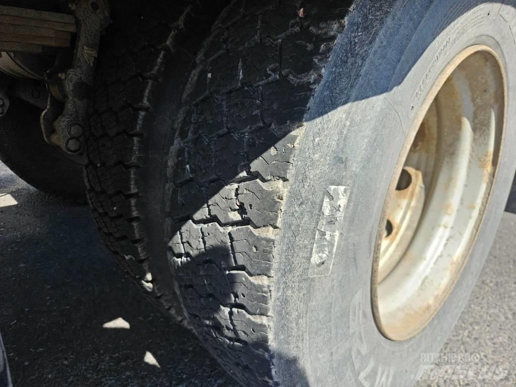 Sisu SM 320 شاحنات نقل آلة الغابات
