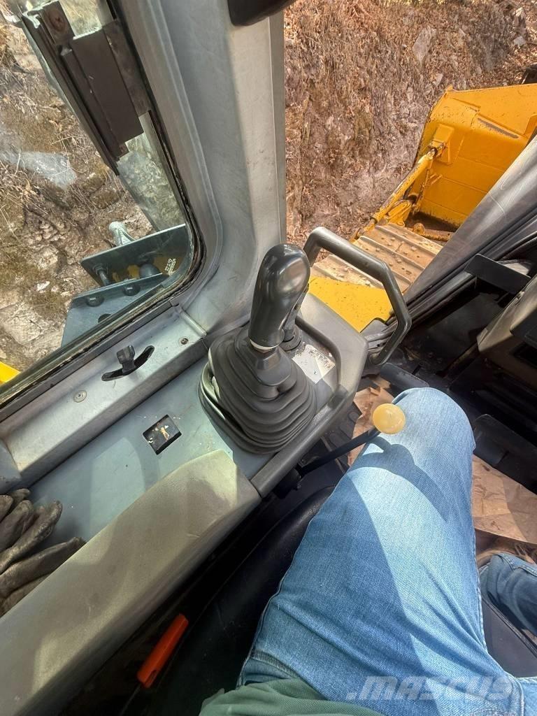 Komatsu D 65 EX 12 بلدوزرات مجنزرة