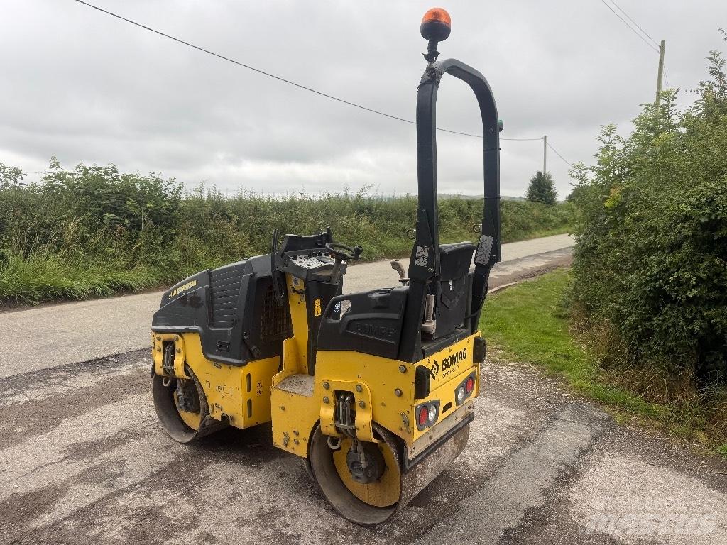 Bomag BW 80 AD-5 مداحل ثنائية الاسطوانة