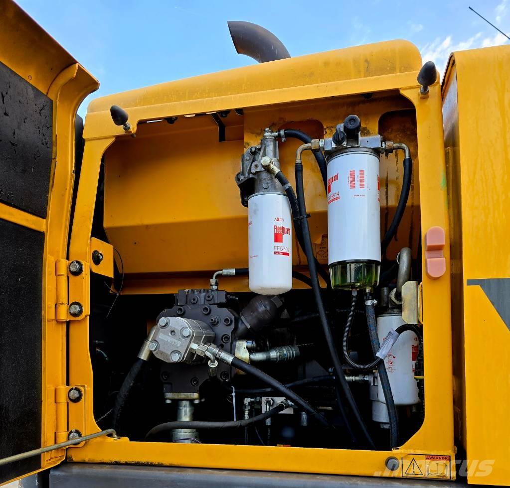 Volvo EW 140 C حفارات بعجل