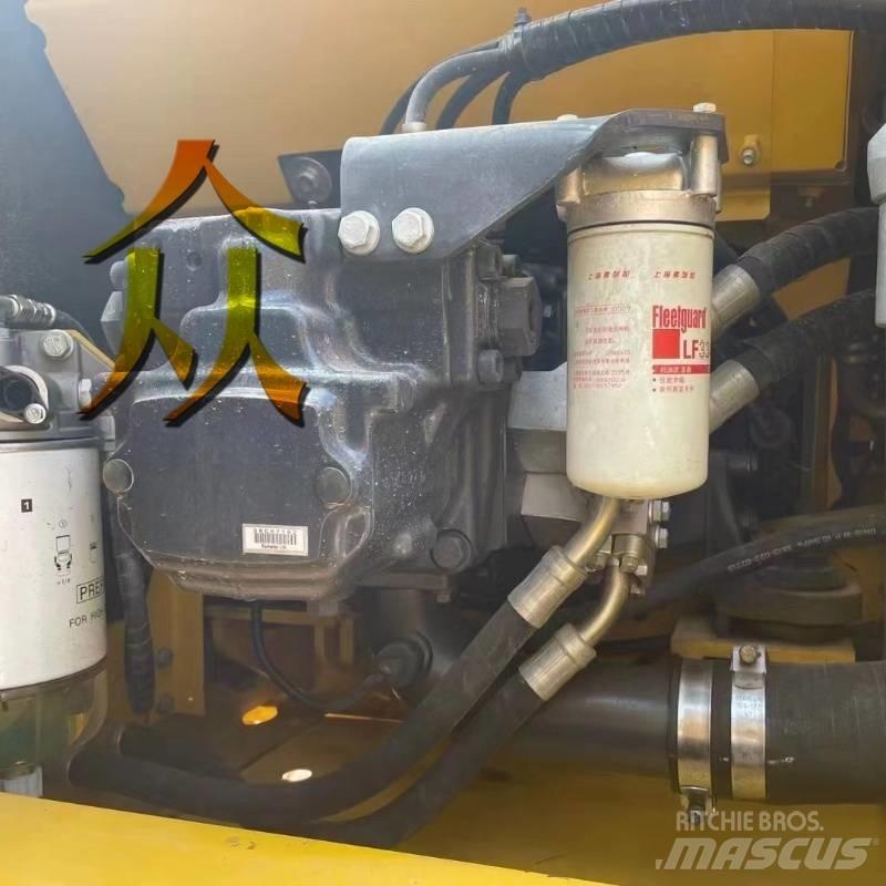 Komatsu PC 200 حفارات زحافة