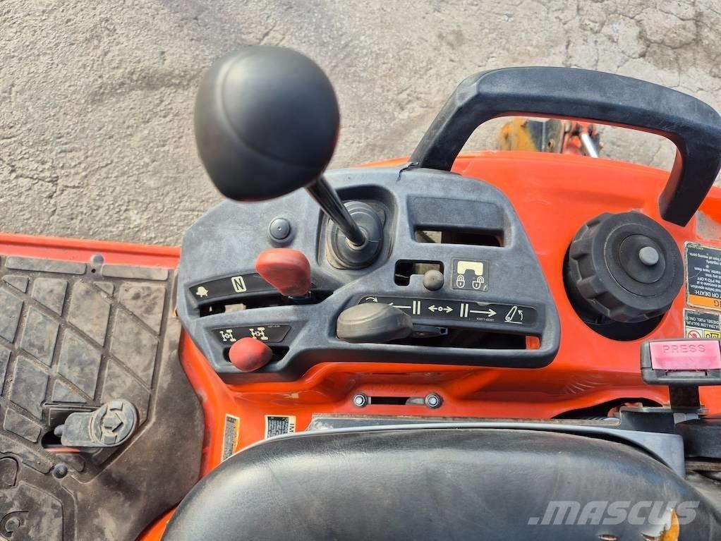 Kubota BX 23 جرارات مدمجة