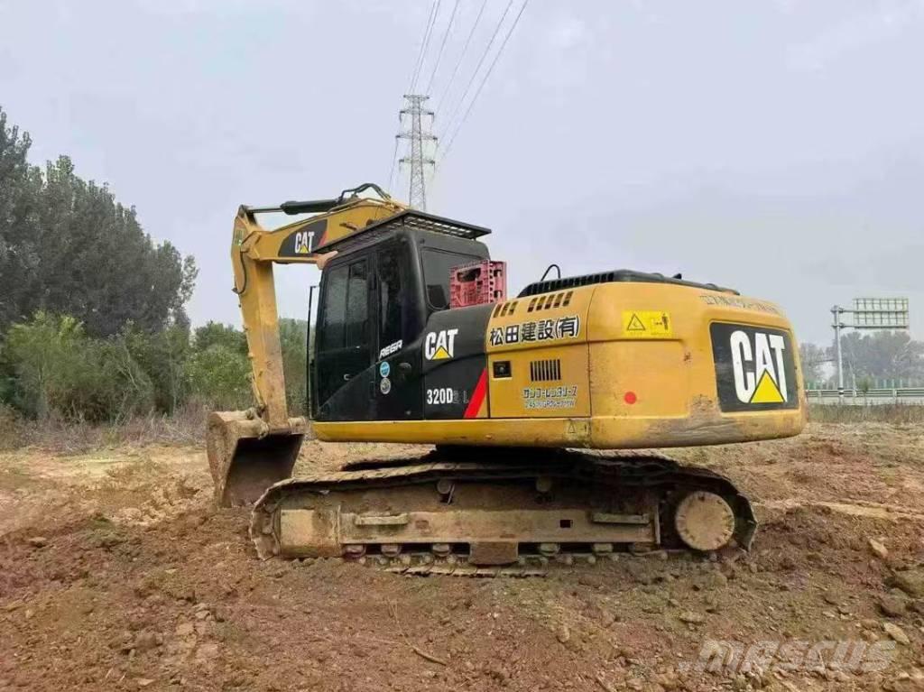 CAT 320 D L حفارات زحافة