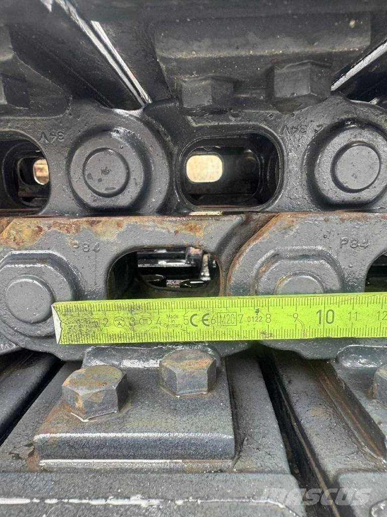 Komatsu PC 35 MR-2 المسارات والسلاسل والهيكل السفلي