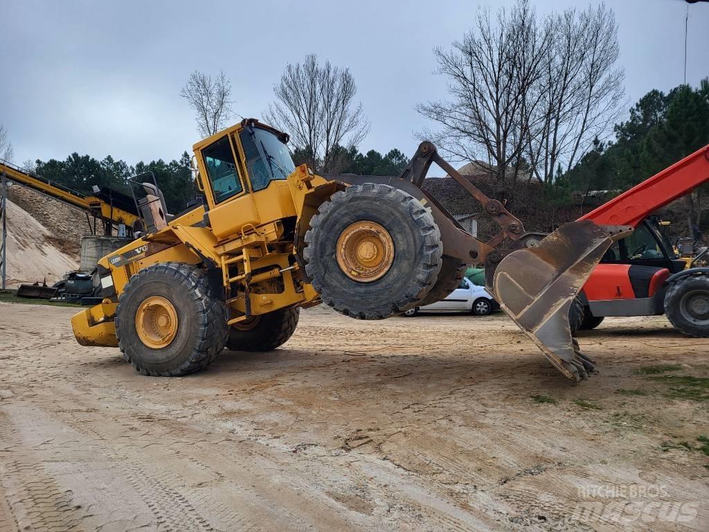 Volvo L 220 D لوادر بعجل
